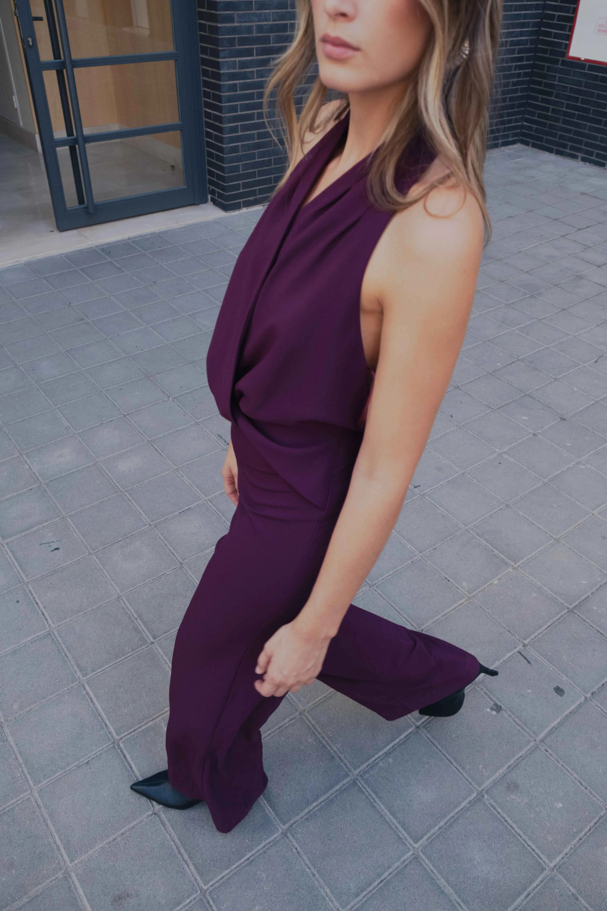 Mono halter nudo